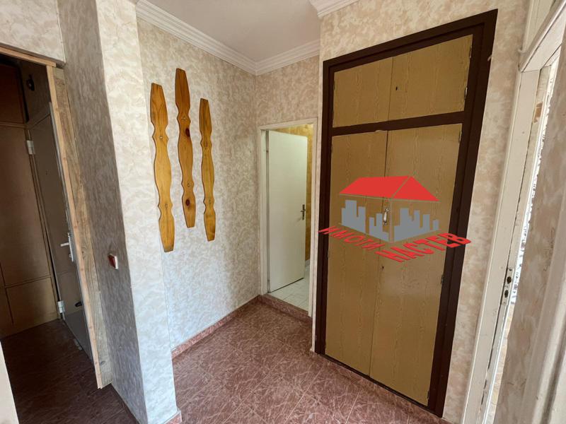 Продава 3-СТАЕН, гр. Шумен, Добруджански, снимка 9 - Aпартаменти - 48623298