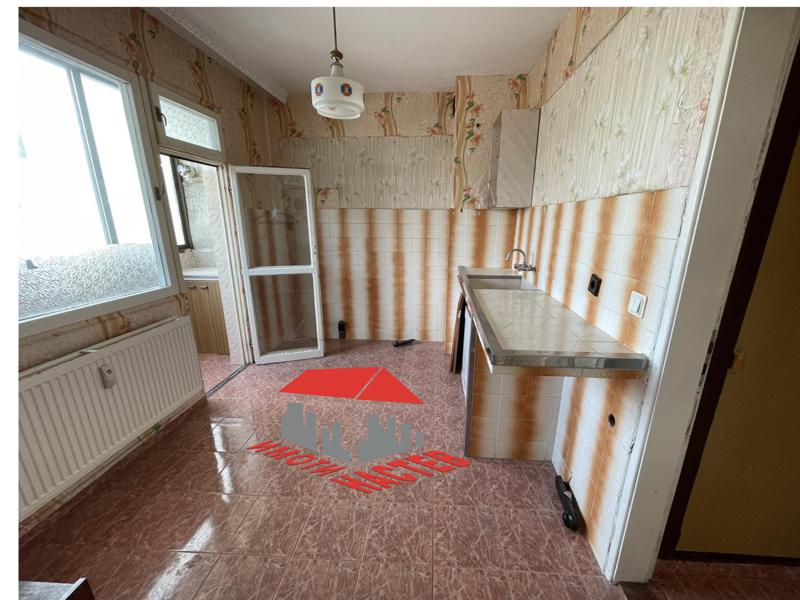 Продава 3-СТАЕН, гр. Шумен, Добруджански, снимка 11 - Aпартаменти - 48623298