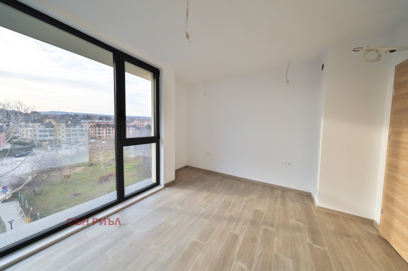 Продава 4-СТАЕН, гр. Варна, к.к. Св.Св. Константин и Елена, снимка 3 - Апартаменти - 52488240