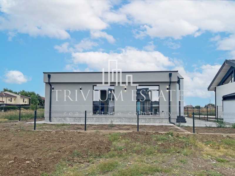 Продава КЪЩА, с. Радиново, област Пловдив, снимка 3 - Къщи - 52648570