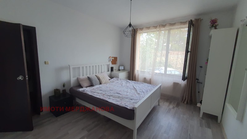 Продава КЪЩА, с. Средно село, област Варна, снимка 6 - Къщи - 53271383