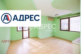 1 chambre Tsentar, Varna