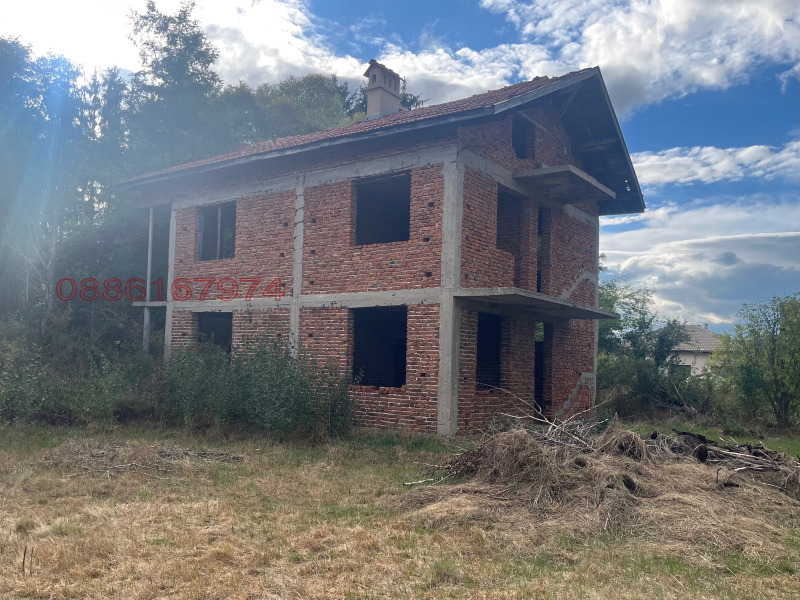 Продава КЪЩА, с. Злокучене, област София област