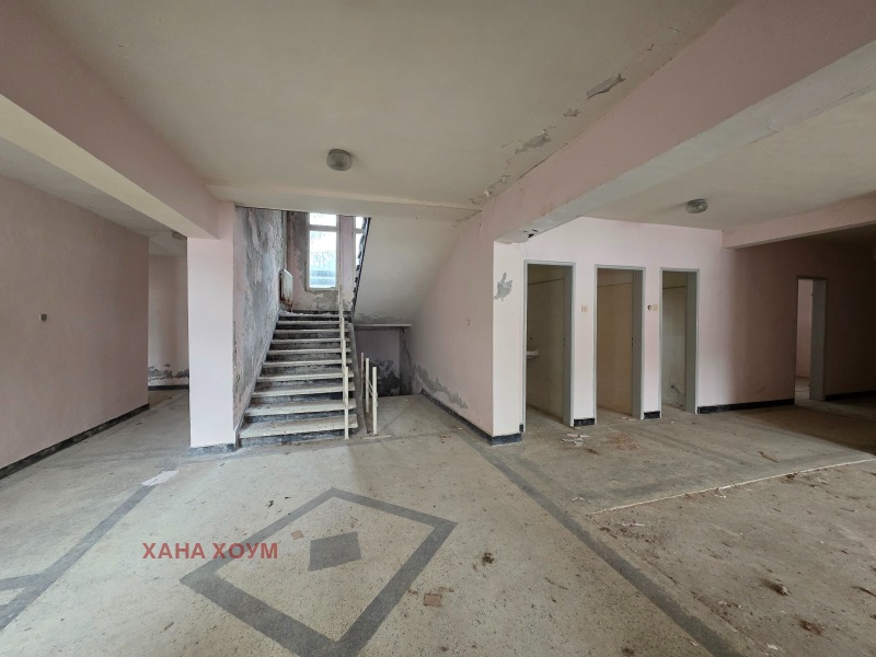 Продава ХОТЕЛ, гр. Априлци, област Ловеч, снимка 4 - Хотели - 53189740