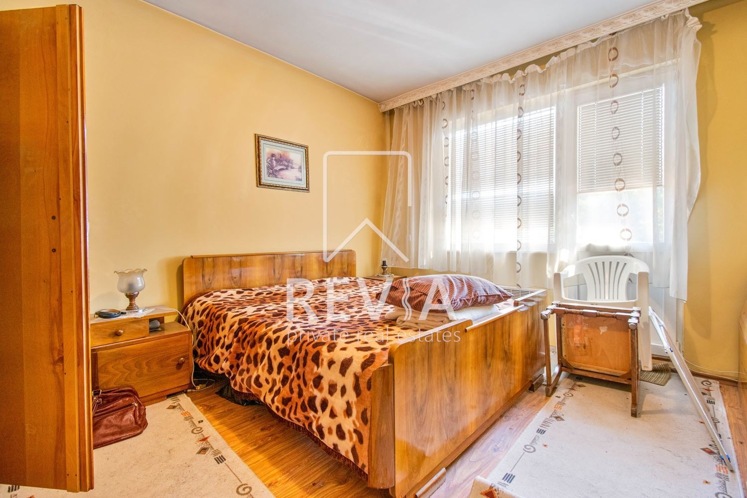 Продава КЪЩА, гр. Перник, Изток, снимка 3 - Къщи - 56562313