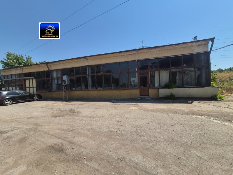 Продава ПРОМ. ПОМЕЩЕНИЕ в град Добрич, Промишлена зона - Север - 1050 кв.м / 140 000 € » 273 816.20 лв., ВЕСЕЛИНА НД-06 ЕООД