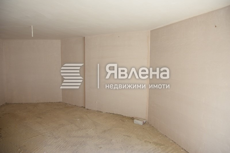 Продава ГАРАЖ, ПАРКОМЯСТО, гр. Благоевград, Еленово 1, снимка 2 - Гаражи и паркоместа - 55226177