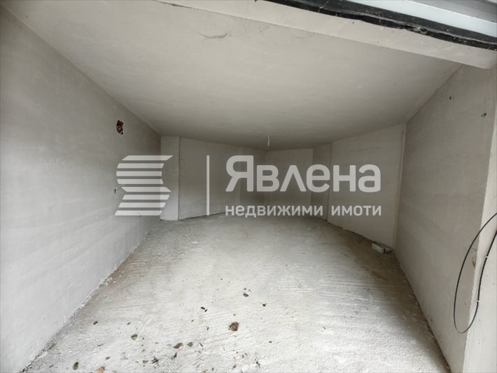 Продава ГАРАЖ, ПАРКОМЯСТО, гр. Благоевград, Еленово 1, снимка 4 - Гаражи и паркоместа - 55226177