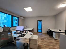 3 bedroom Hipodruma, Sofia 9