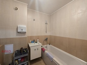 3 bedroom Hipodruma, Sofia 10