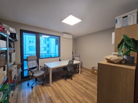 3 bedroom Hipodruma, Sofia 8