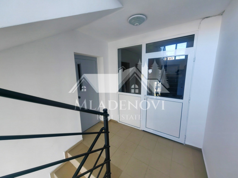 Продава  3-стаен град Бургас , Меден рудник - зона В , 104 кв.м | 24141025 - изображение [2]