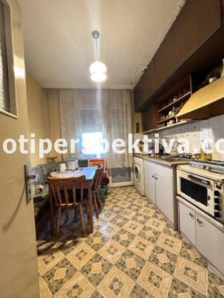 Продава 3-СТАЕН, гр. Пловдив, Център, снимка 2 - Апартаменти - 55717478