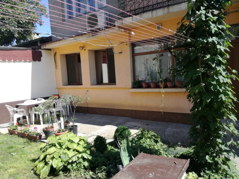 Продава ЕТАЖ ОТ КЪЩА, гр. София, Орландовци