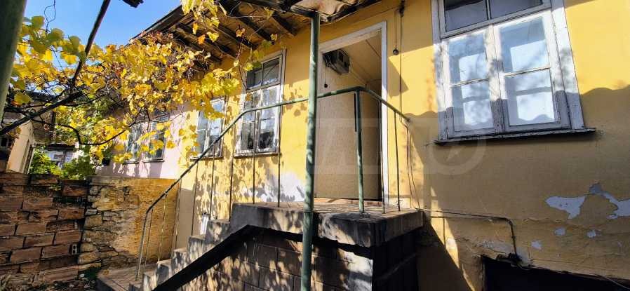 Продава КЪЩА, гр. Павликени, област Велико Търново, снимка 3 - Къщи - 54788611