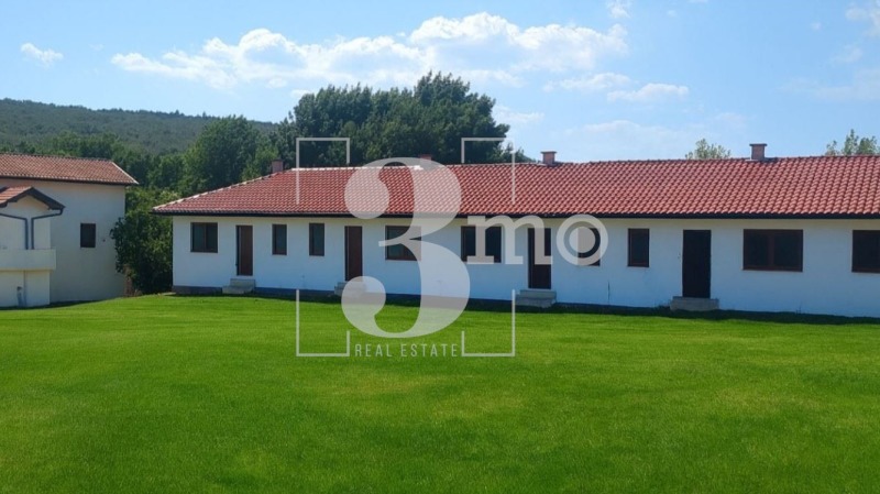 Продава КЪЩА в област Варна, с. Юнец - 236 кв.м / 78 000 € » 152 554.74 лв., 3-МО ОФИС ДРУЖБА