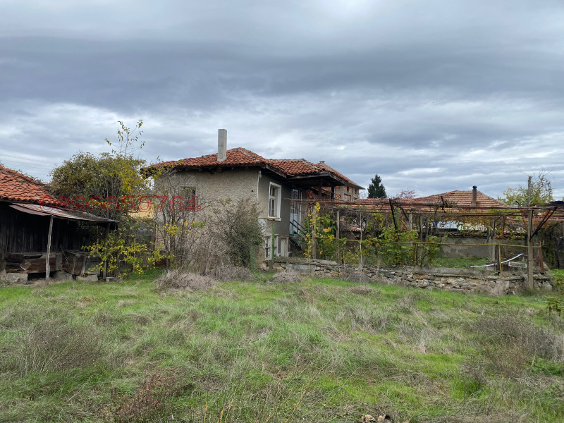 Продава КЪЩА, с. Долно Сахране, област Стара Загора