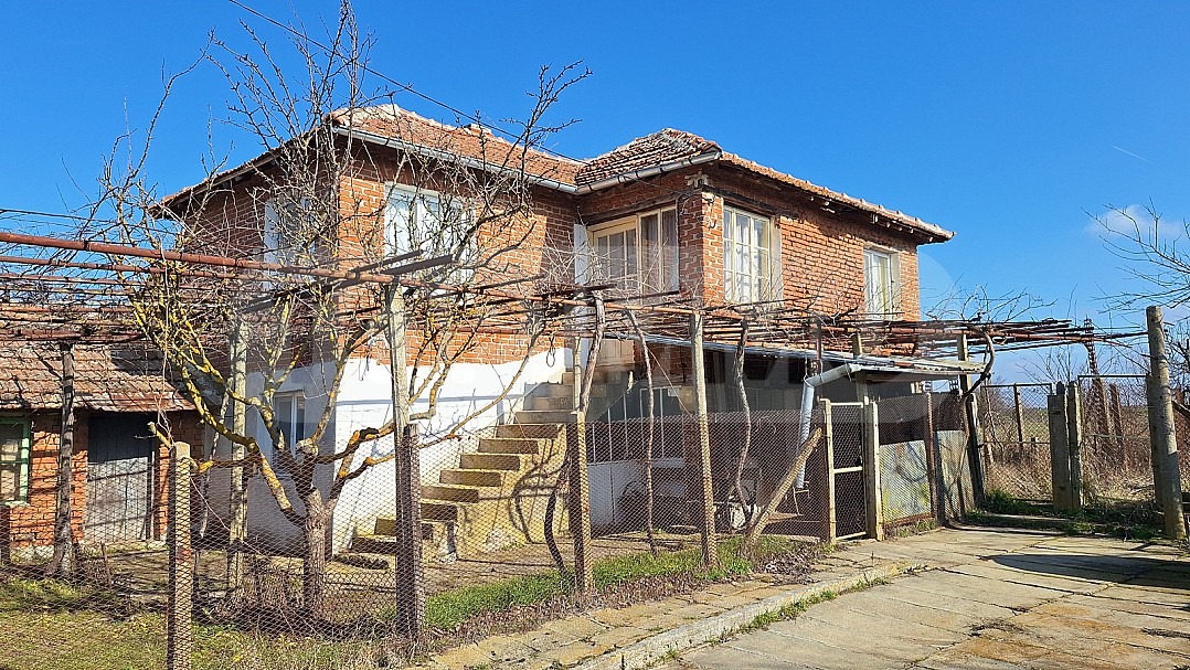 Продава КЪЩА, с. Шарково, област Ямбол