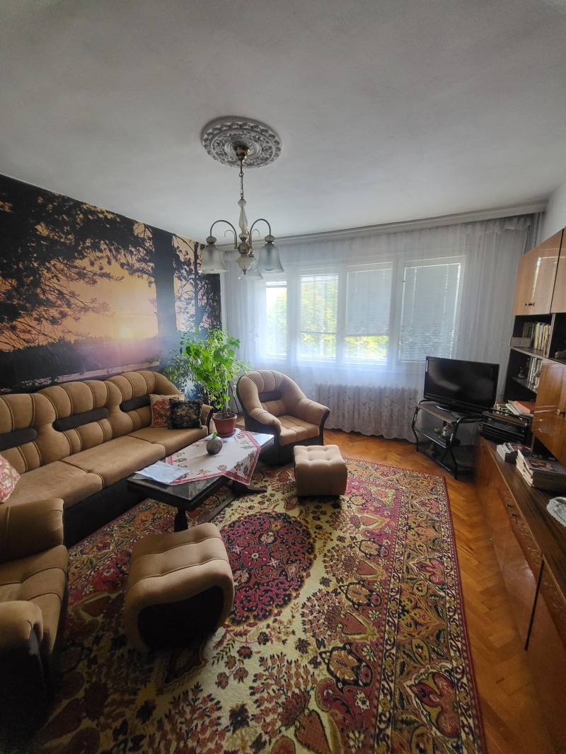 Продава  3-стаен, град Плевен, Идеален център •  140 000 € • ID 98976708 — holmes.bg - [1] 