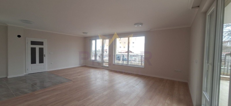 Продава КЪЩА, гр. Варна, м-т Горна Трака, снимка 2 - Къщи - 53191167