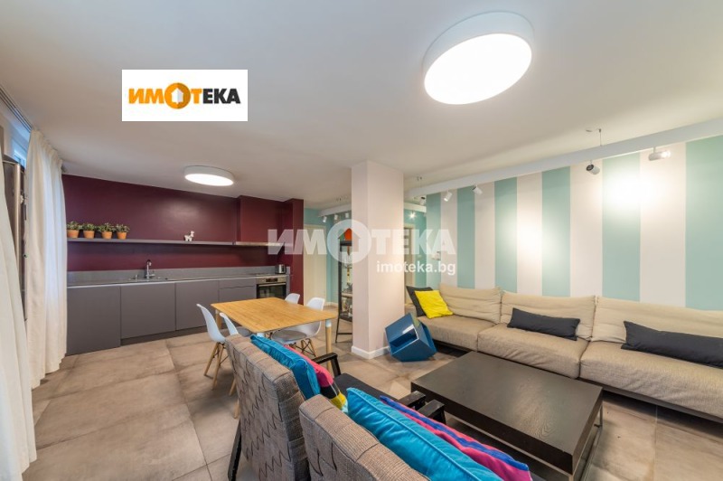 Te koop  3+ slaapkamer Varna , Tsentar , 110 m² | 42466724