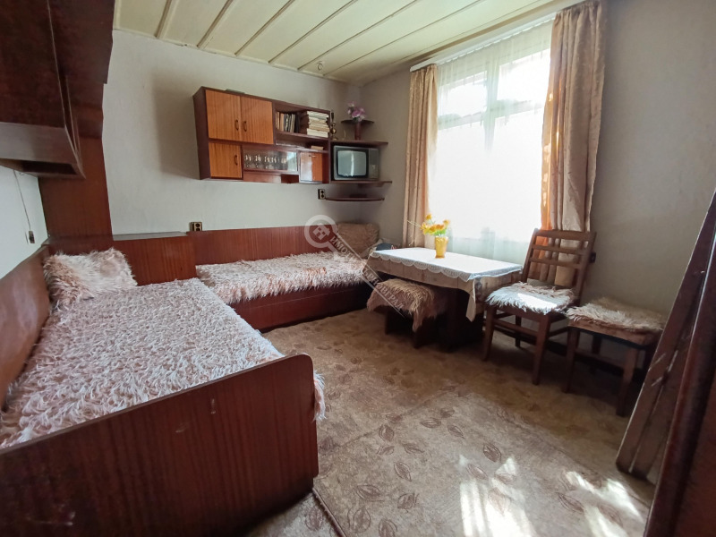 Продава ЕТАЖ ОТ КЪЩА, гр. Велико Търново, Варуша, снимка 3 - Етаж от къща - 53494552