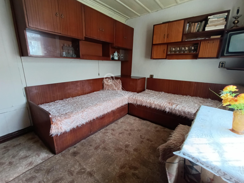 Продава ЕТАЖ ОТ КЪЩА, гр. Велико Търново, Варуша, снимка 4 - Етаж от къща - 53494552