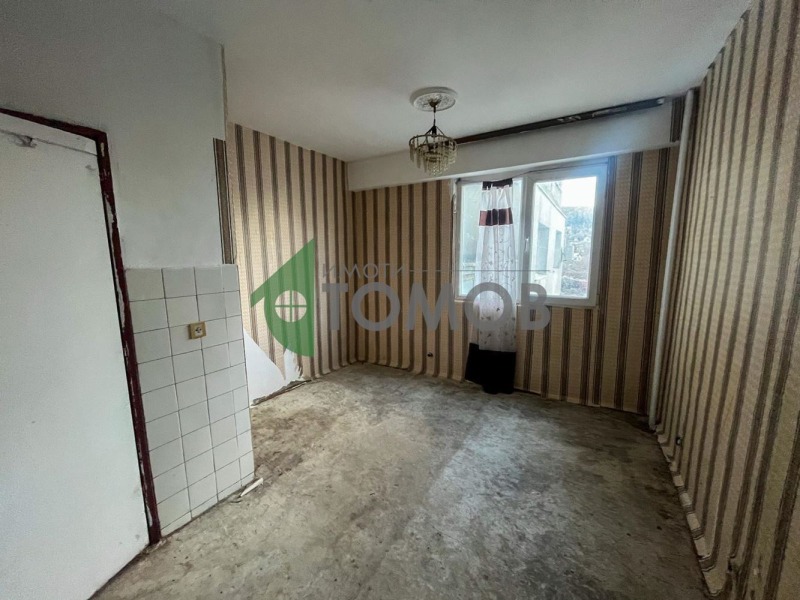 Продава 2-СТАЕН, гр. Шумен, Боян Българанов 1, снимка 5 - Апартаменти - 52089656