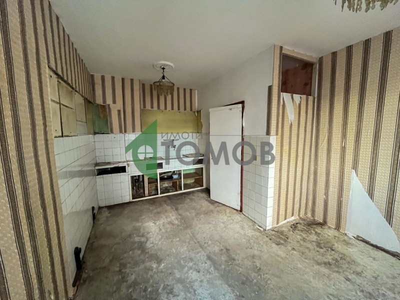 Продава 2-СТАЕН, гр. Шумен, Боян Българанов 1, снимка 6 - Апартаменти - 52089656