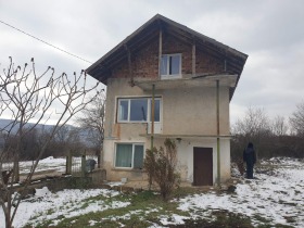 Продажба на имоти в с. Орешене, област Ловеч - изображение 2 