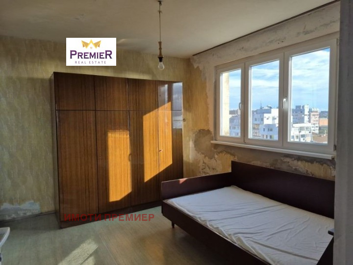 Продава МНОГОСТАЕН, гр. Бургас, Център