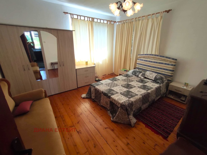 Продава  Къща област Видин , с. Ново село , 218 кв.м | 68757212 - изображение [4]