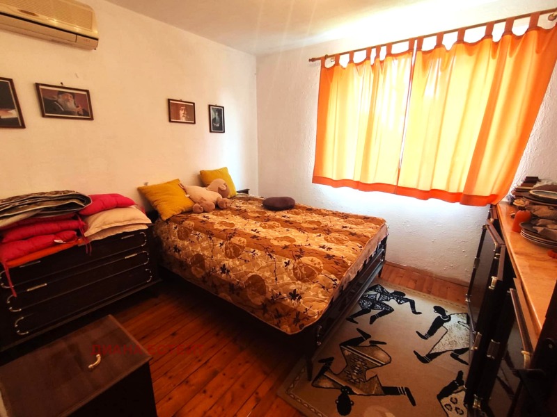 Продава  Къща област Видин , с. Ново село , 218 кв.м | 68757212 - изображение [6]
