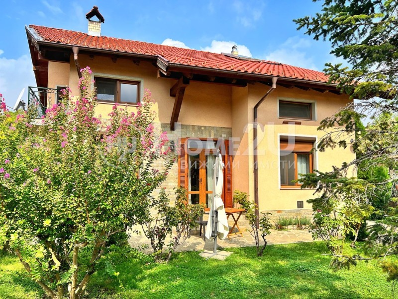 Продава  Къща област Пловдив , с. Куртово Конаре , 272 кв.м | 28394675