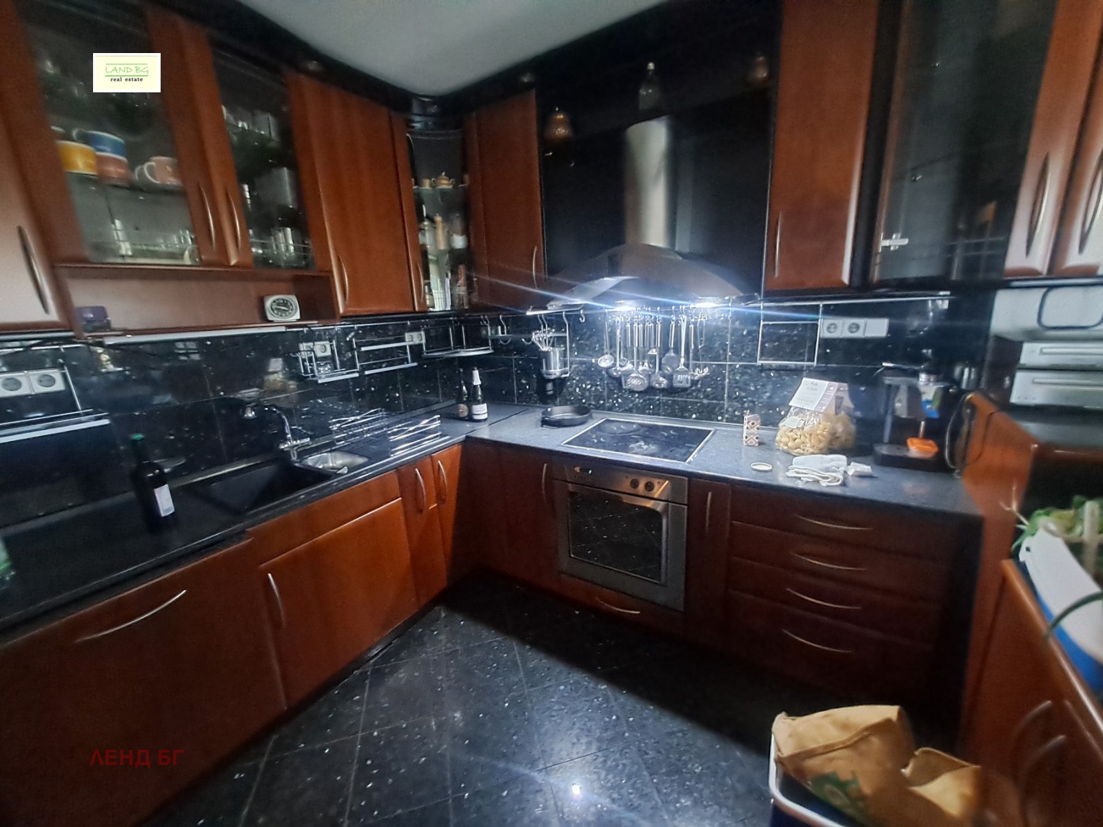 Продава МНОГОСТАЕН, гр. София, Иван Вазов, снимка 17 - Апартаменти - 56609270