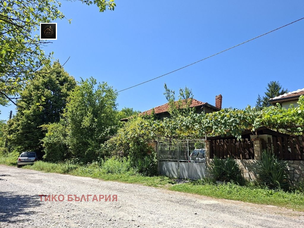 Продава КЪЩА, гр. София, с. Лозен, снимка 2 - Къщи - 55797726