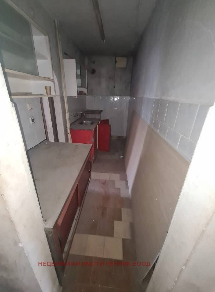 Продава 2-СТАЕН, гр. Перник, Изток, снимка 5 - Апартаменти - 52480441