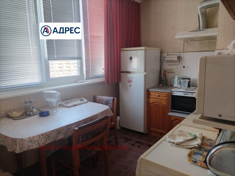 Myytävänä  2 makuuhuonetta Stara Zagora , Tri tšutšura - jug , 77 neliömetriä | 80678155 - kuva [5]