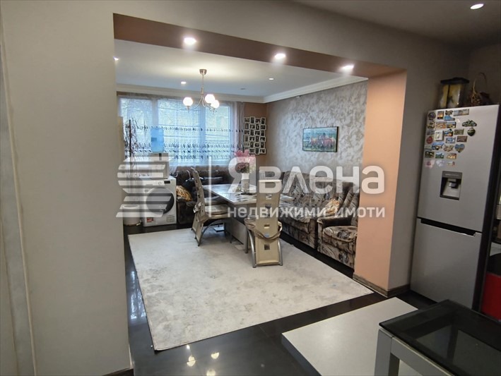 Продава ЕТАЖ ОТ КЪЩА, гр. Божурище, област София област, снимка 2 - Етаж от къща - 53239948