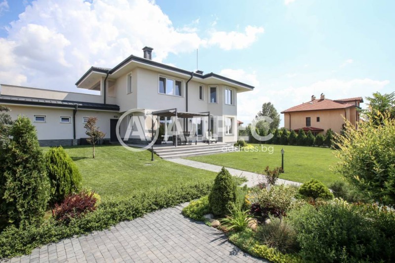 De vânzare  Casa regiunea Sofia , Gurmazovo , 355 mp | 14008586