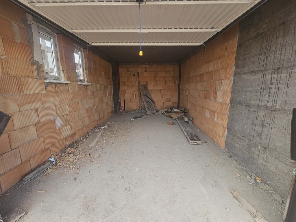 Продава ГАРАЖ, ПАРКОМЯСТО, гр. Кърджали, Възрожденци, снимка 2 - Гаражи и паркоместа - 53629225