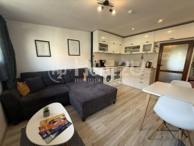 1 chambre Tchataldja, Varna