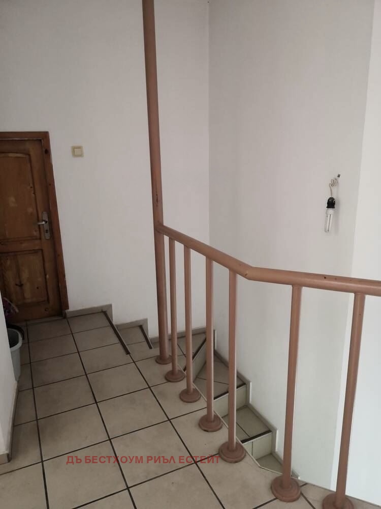 Продава 3-СТАЕН, гр. Варна, Зимно кино Тракия, снимка 2 - Апартаменти - 51400291