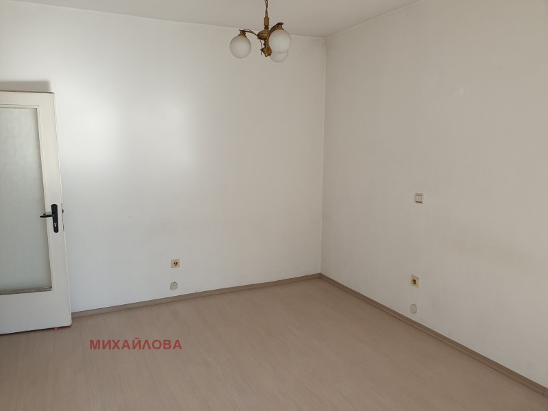 For Sale  3 bedroom Stara Zagora , Tsentar , 97 sq.m | 83350148 - image [2]