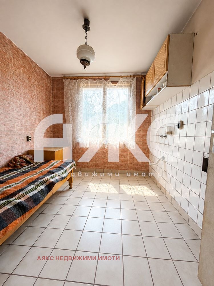 Продава КЪЩА, с. Филиповци, област Перник, снимка 3 - Къщи - 55724090