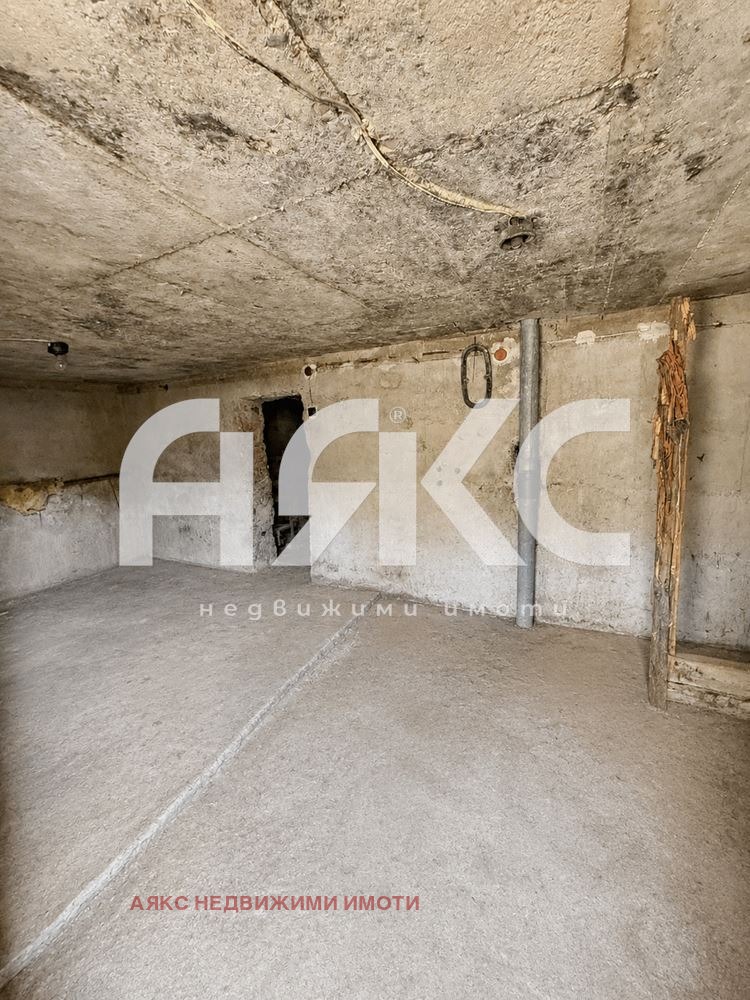 Продава КЪЩА, с. Филиповци, област Перник, снимка 14 - Къщи - 55724090