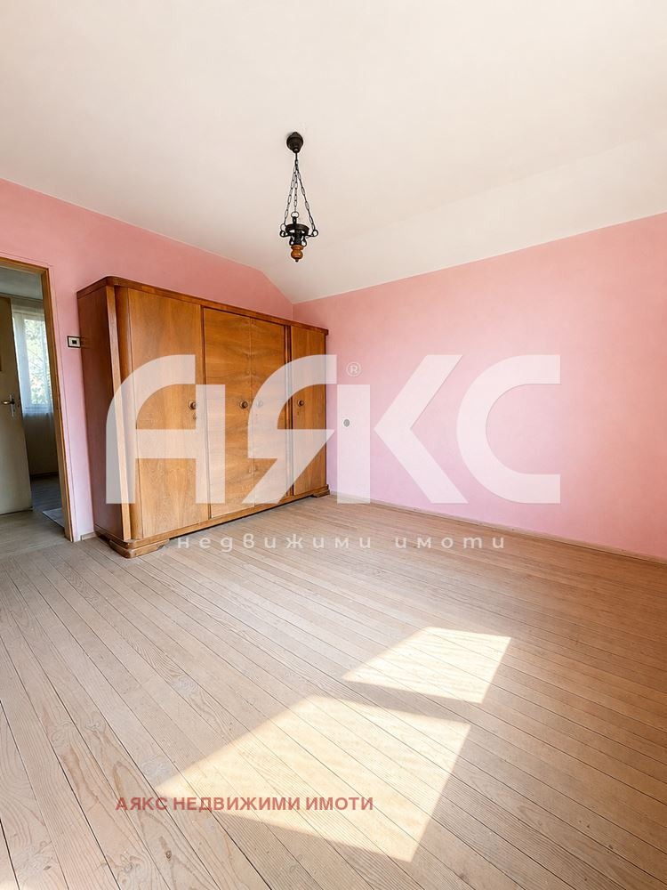 Продава КЪЩА, с. Филиповци, област Перник, снимка 8 - Къщи - 55724090
