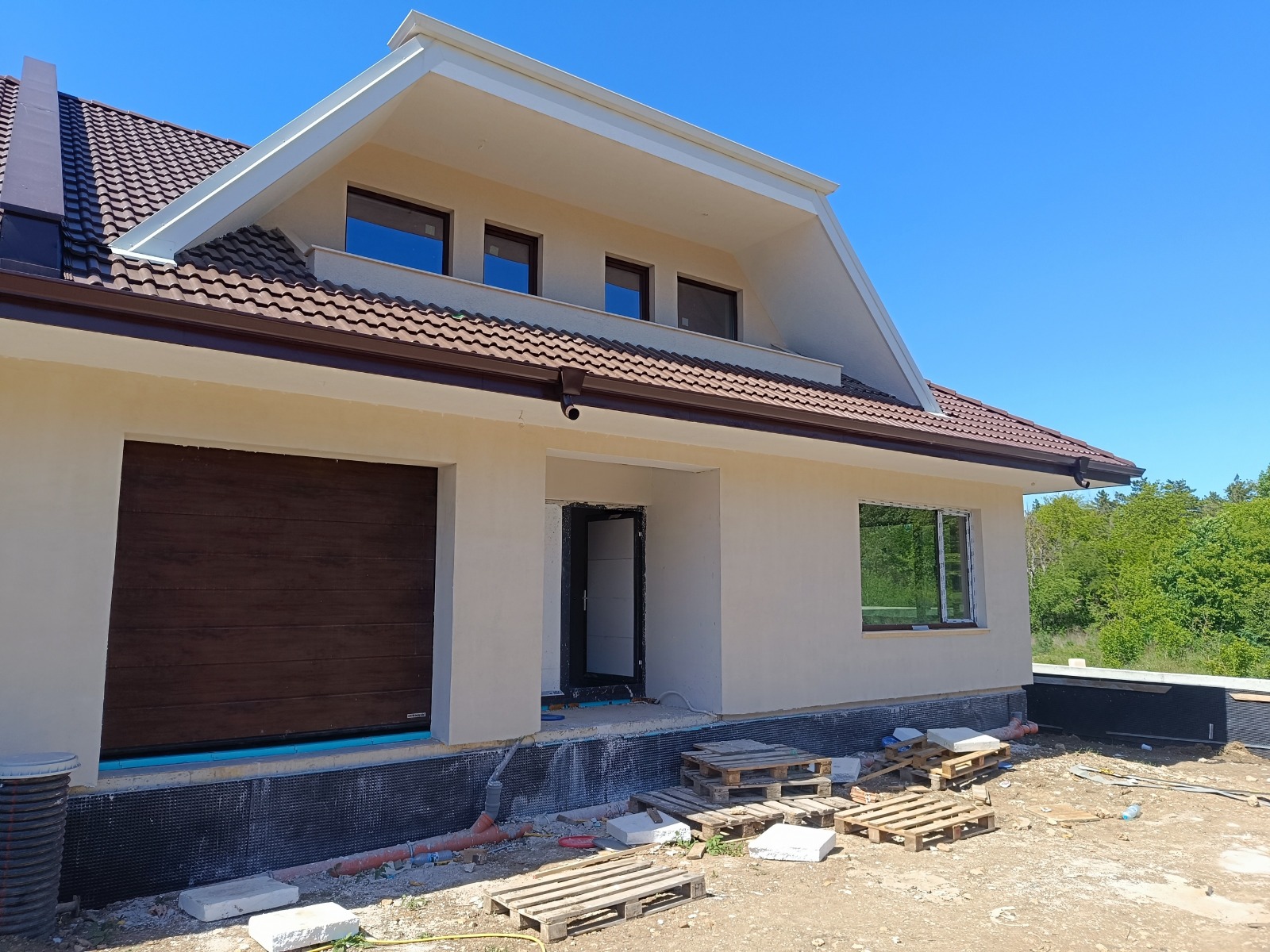 Продава КЪЩА, гр. Добрич, Свети Георги, снимка 2 - Къщи - 50403036