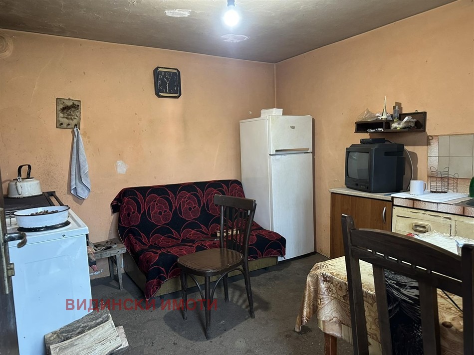 Продава КЪЩА, с. Сланотрън, област Видин, снимка 9 - Къщи - 53604095