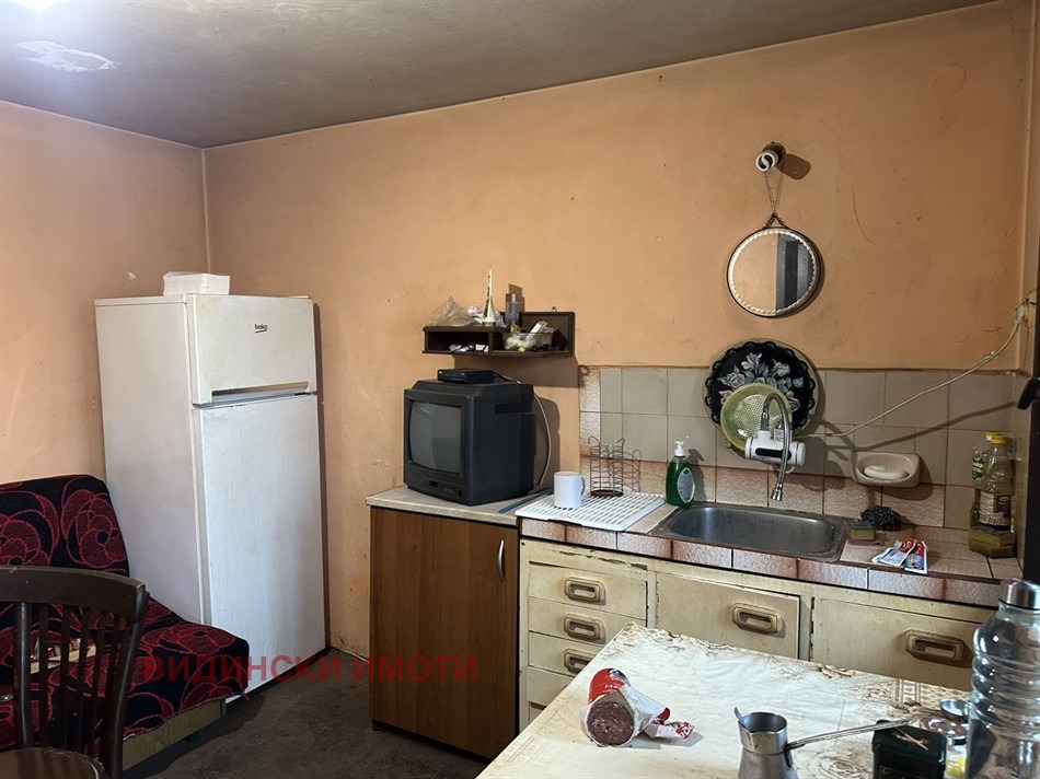 Продава КЪЩА, с. Сланотрън, област Видин, снимка 15 - Къщи - 53604095